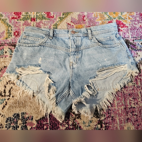 NWOT We The Free - Westwood Mid-Rise Hi-Low Short - Picture 6 of 7